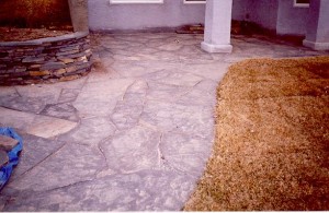 Rundle Stone Slab Patio gives you a natural country look with a Rundle Stone Flower Bed